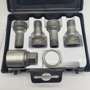 VOLKSWAGEN WHEEL LOCK KIT SET OF FOUR 1K0698137A 529 Schrauben Made In‎ Italy